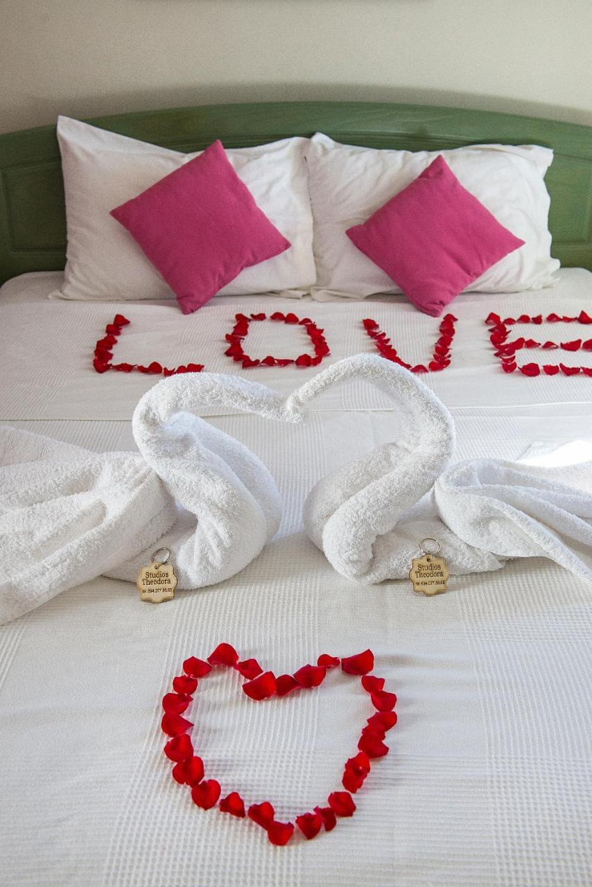 Theodora Rooms Poros Town Dış mekan fotoğraf