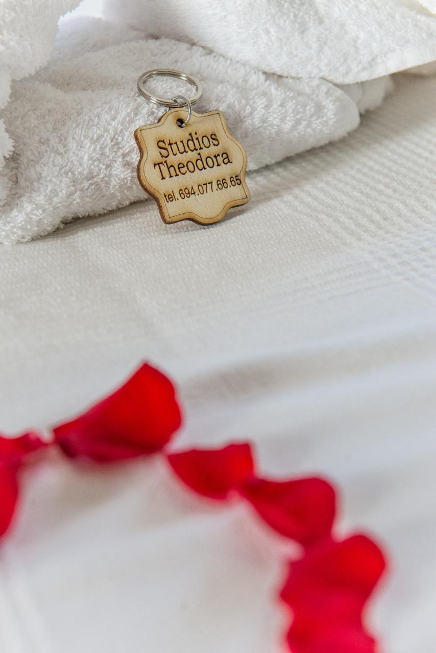 Theodora Rooms Poros Town Dış mekan fotoğraf
