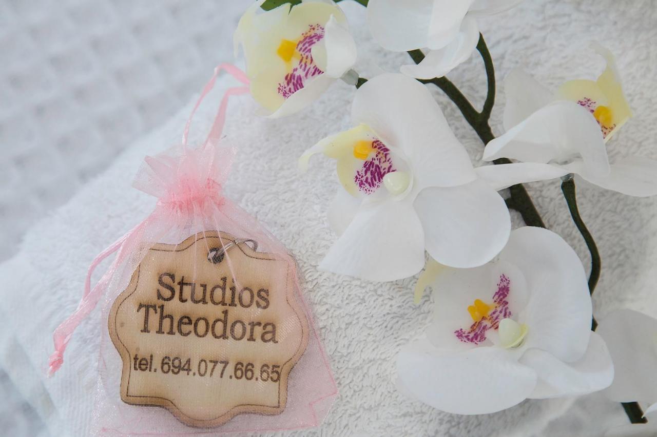 Theodora Rooms Poros Town Dış mekan fotoğraf