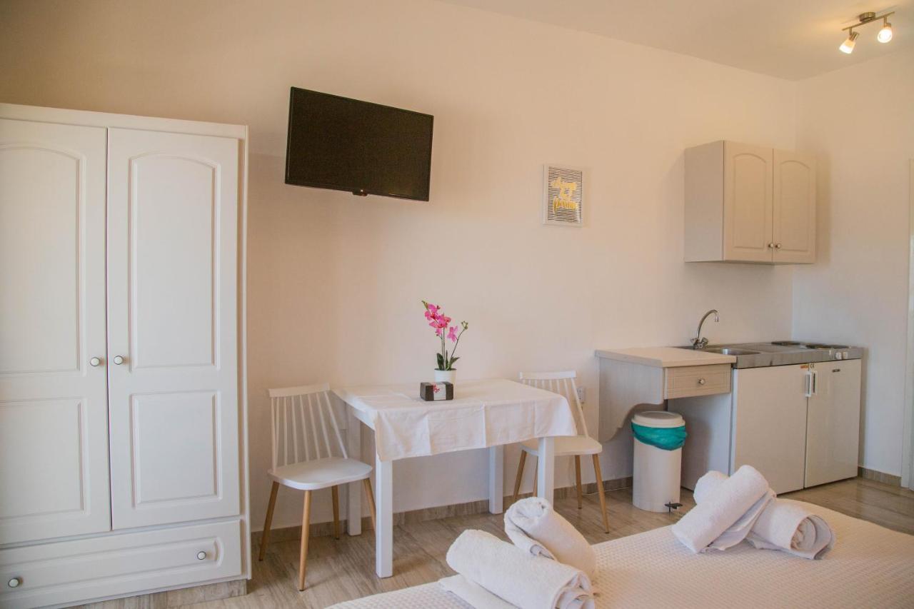 Theodora Rooms Poros Town Dış mekan fotoğraf